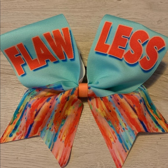 Large Bows - Picture 3 of 4